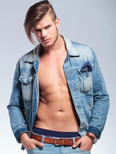 Camisa jeans com bolso quadrado