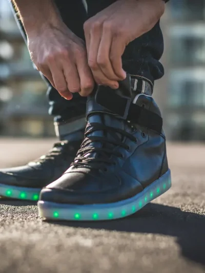 Sapatos de couro LED luminosos com carregamento USB